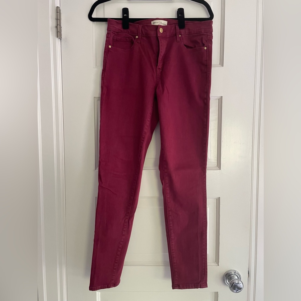 GAP True Skinny Jeans in Cranberry